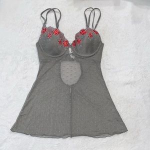 Lingerie nightwear (34B)